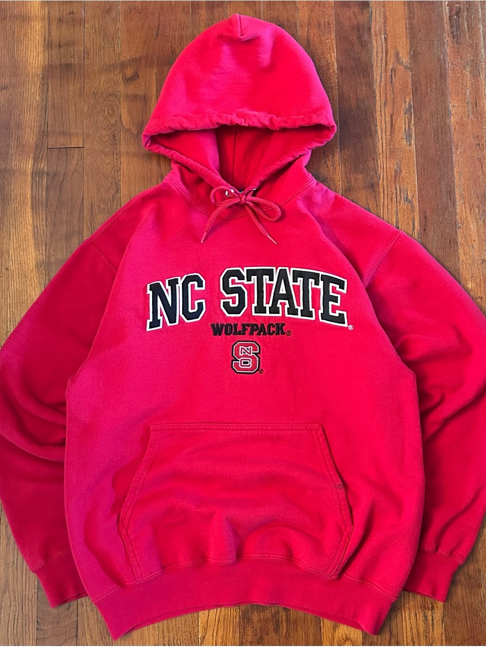 Vintage Y2K North Carolina N.C. State Wolfpack Logo Red Hoodie Sweatshirt M